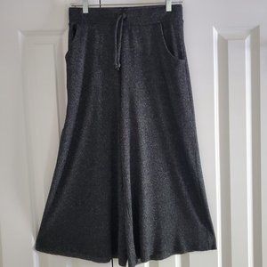 Common Threads Salt & Pepper Pull-up Knit Culottes Pants/Capri Size M